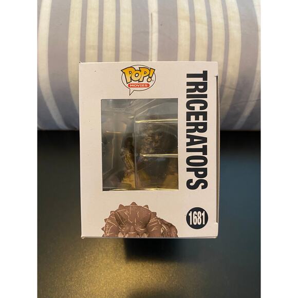 Funko Pop Movies:  Jurassic World - Triceratops - Picture 2 of 6